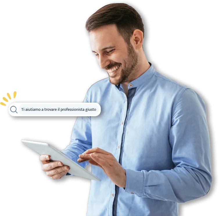 uomo sorridente guarda tablet e piccolo popup aiuto